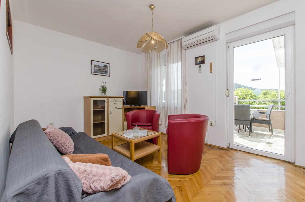 Apartment Danijela Primosten Bagian luar foto