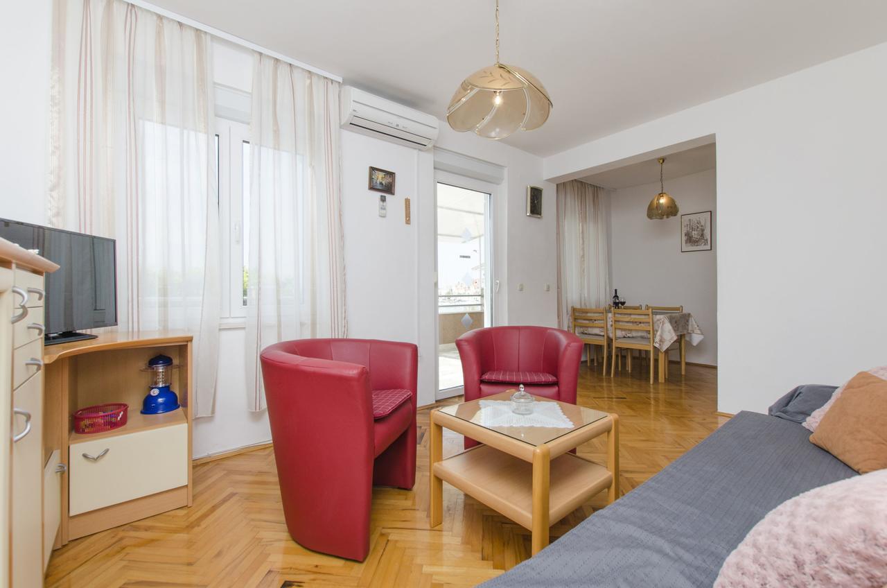 Apartment Danijela Primosten Bagian luar foto