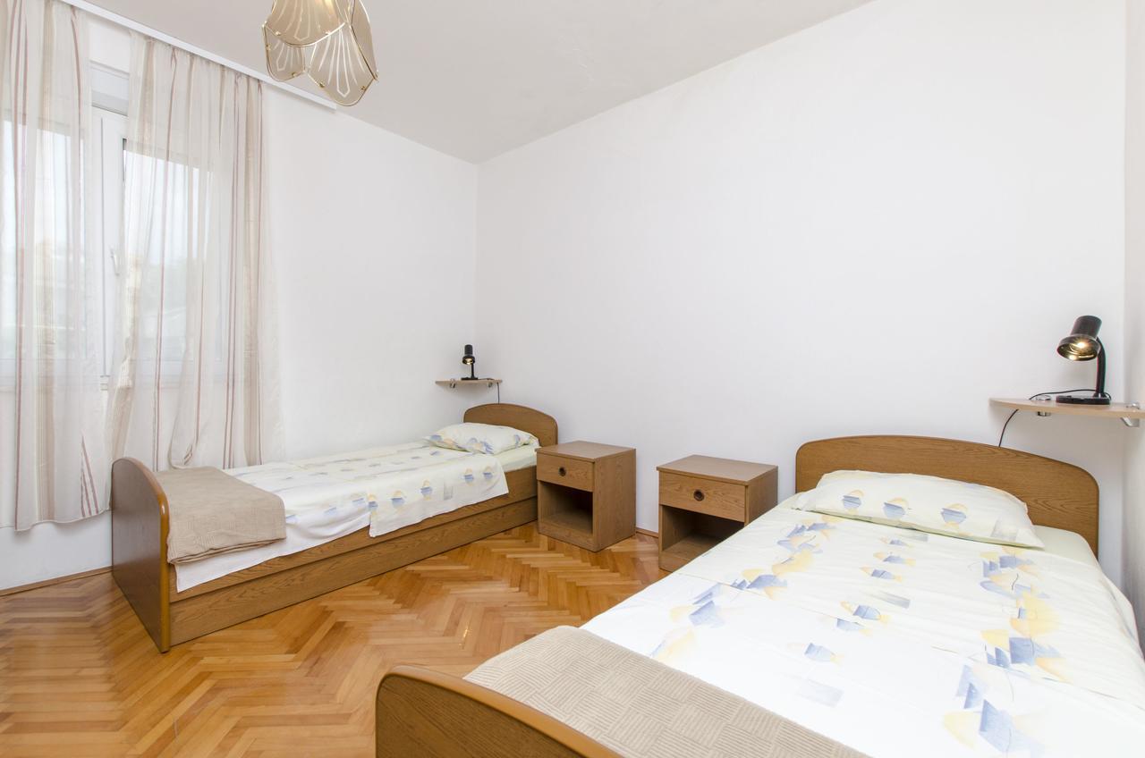 Apartment Danijela Primosten Bagian luar foto