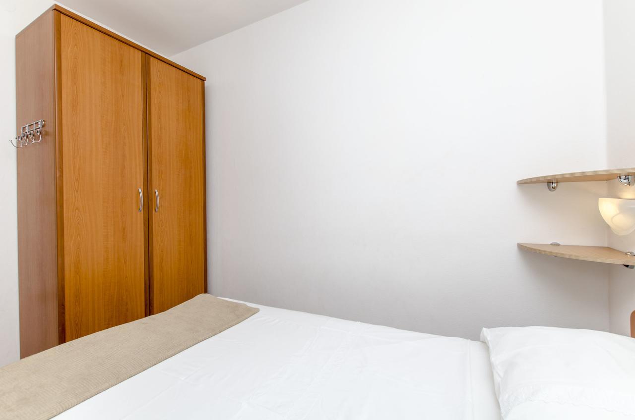 Apartment Danijela Primosten Bagian luar foto